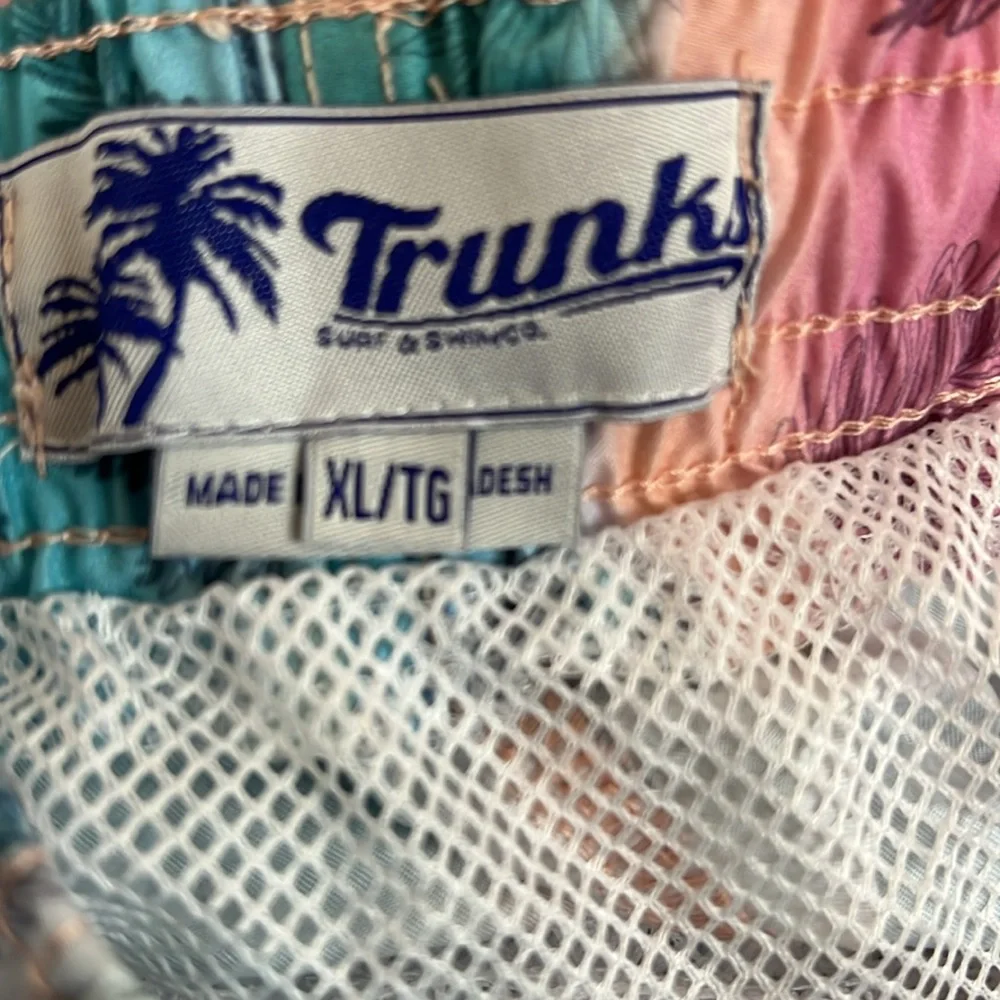 TRUNKS SURF & SWIM CO. Men’s Swim Shorts / Palm Trees / Tropical / Size: XL